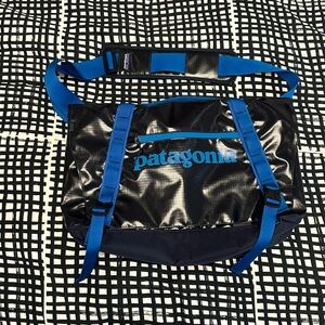 Patagonia Mini Black Hole Messenger Bag Dark Navy Blueb12L